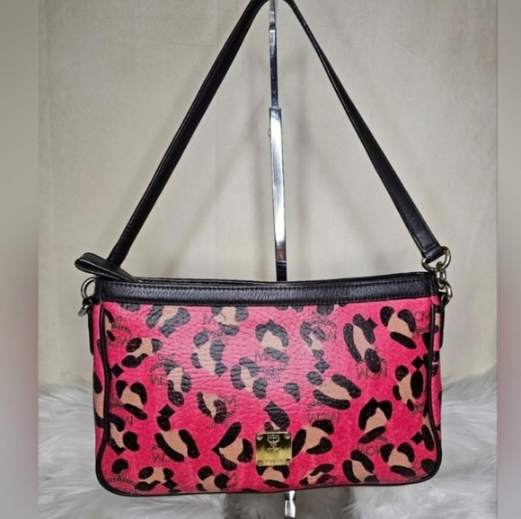 🔹️MCM🔹️ Etui Leopard Print Red and Black Pochette Handbag (Rare) - Picture 1 of 8